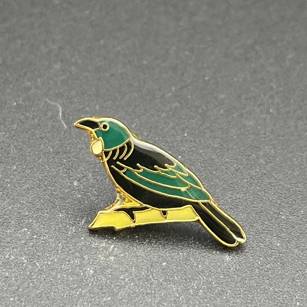 New Zealand Tui Bird Lapel Hat Pin